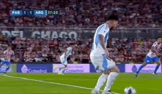 IM电竞在线体育-阿根廷遭逆转！梅西3连败，不满判罚怒斥裁判